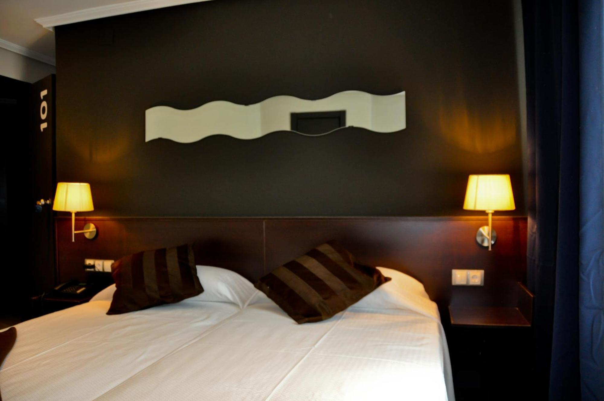 Hostal La Rotonda أورينس المظهر الخارجي الصورة