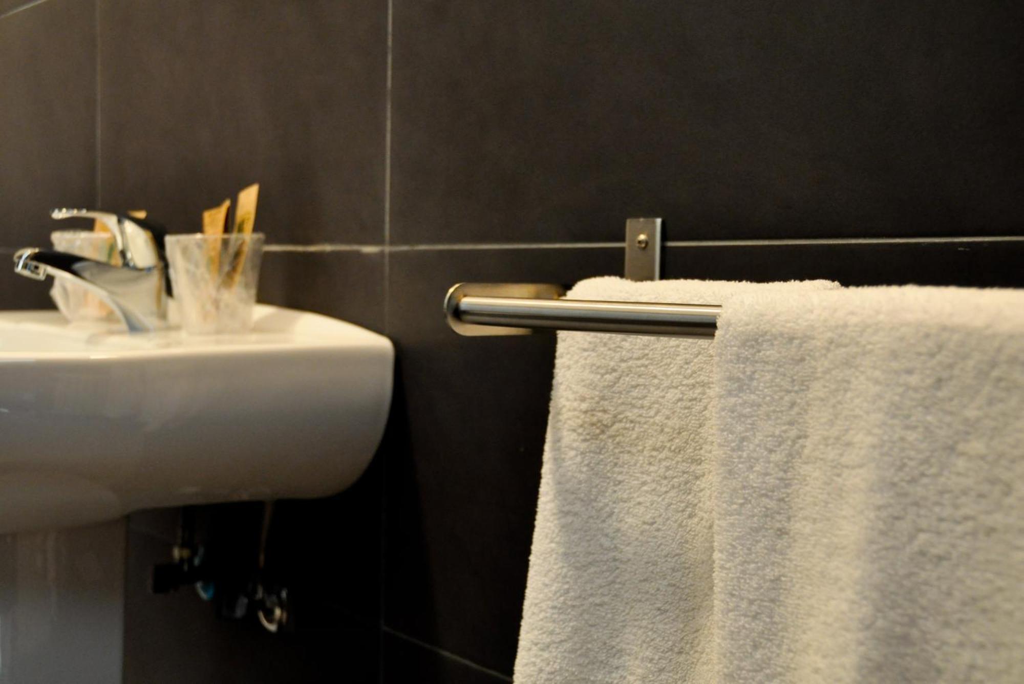 Hostal La Rotonda أورينس المظهر الخارجي الصورة