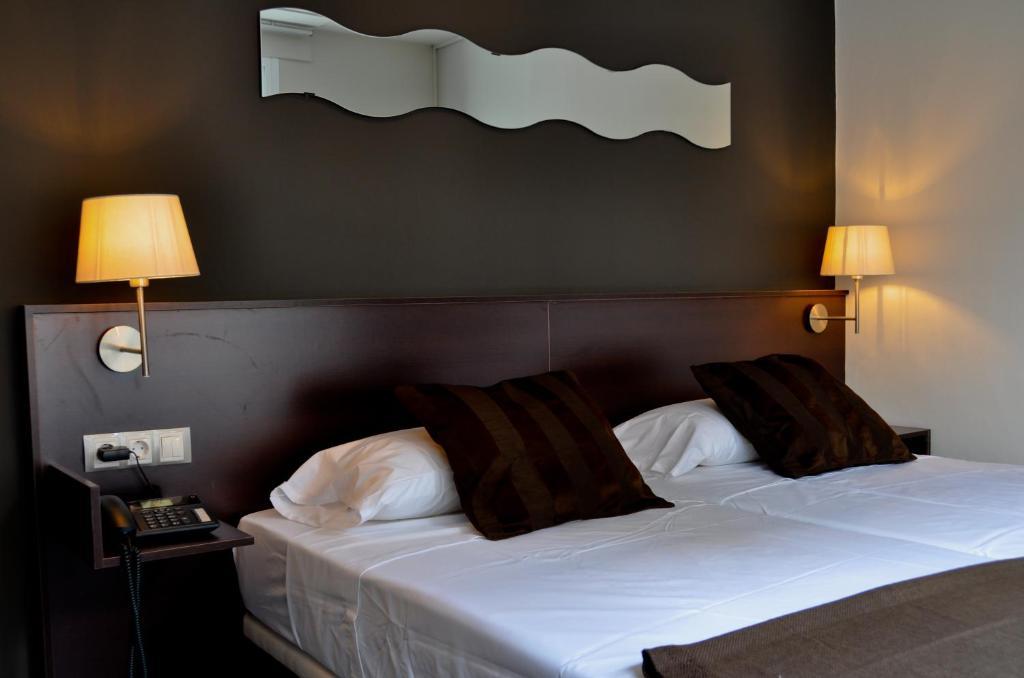 Hostal La Rotonda أورينس الغرفة الصورة