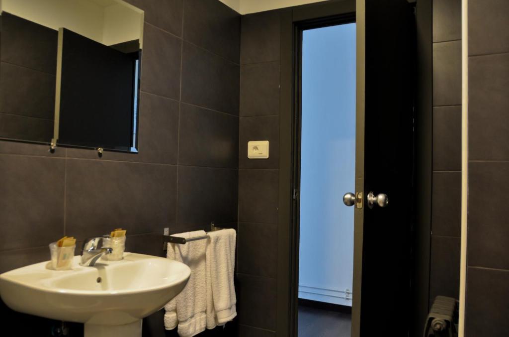 Hostal La Rotonda أورينس الغرفة الصورة