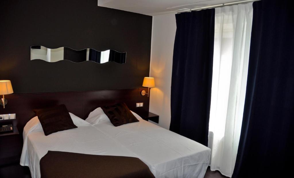 Hostal La Rotonda أورينس الغرفة الصورة