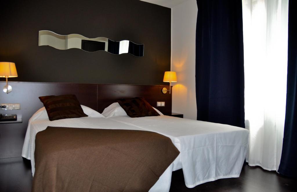 Hostal La Rotonda أورينس الغرفة الصورة