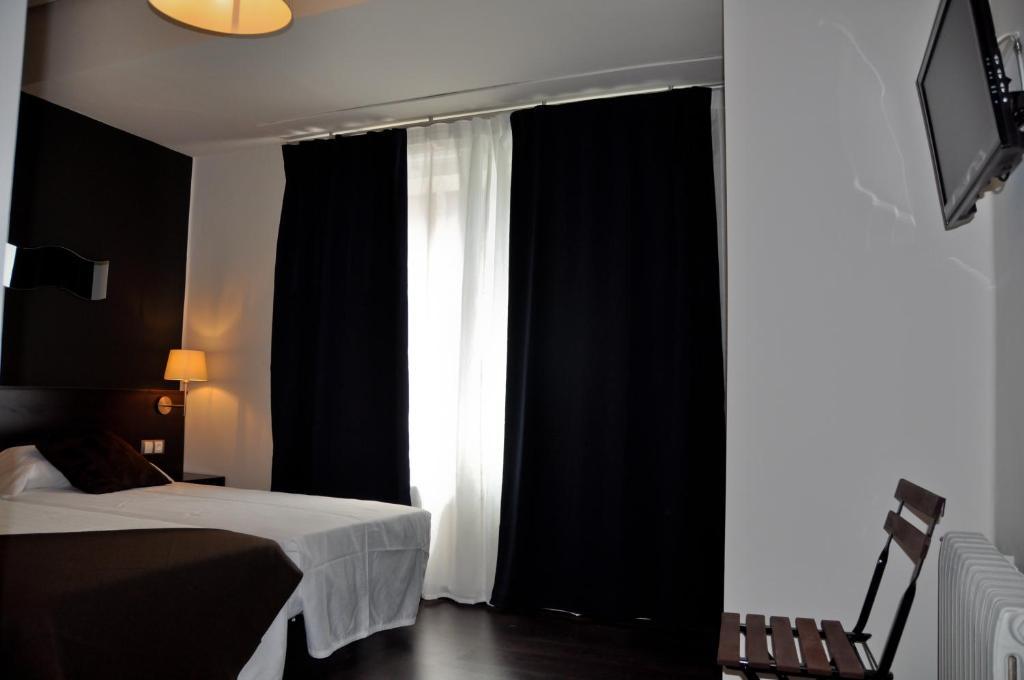 Hostal La Rotonda أورينس الغرفة الصورة