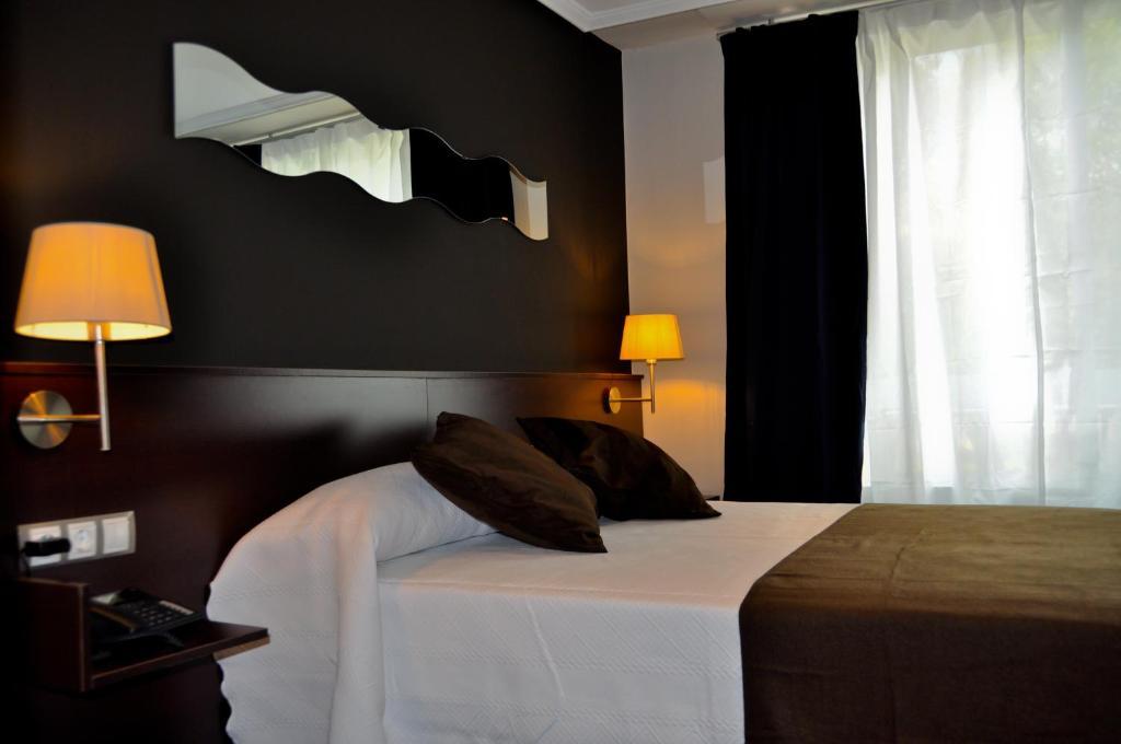 Hostal La Rotonda أورينس الغرفة الصورة